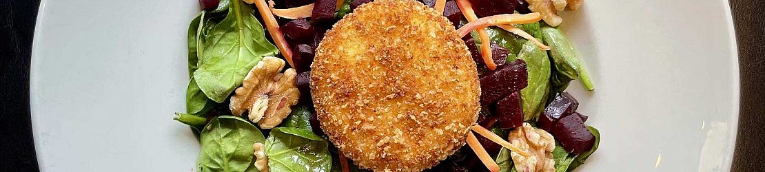 Salade de betteraves et croquette de chèvre